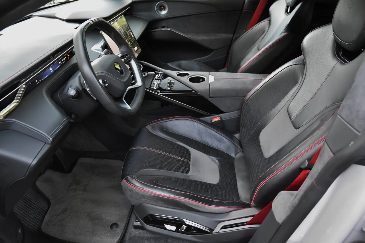 Lotus Eletre - 5