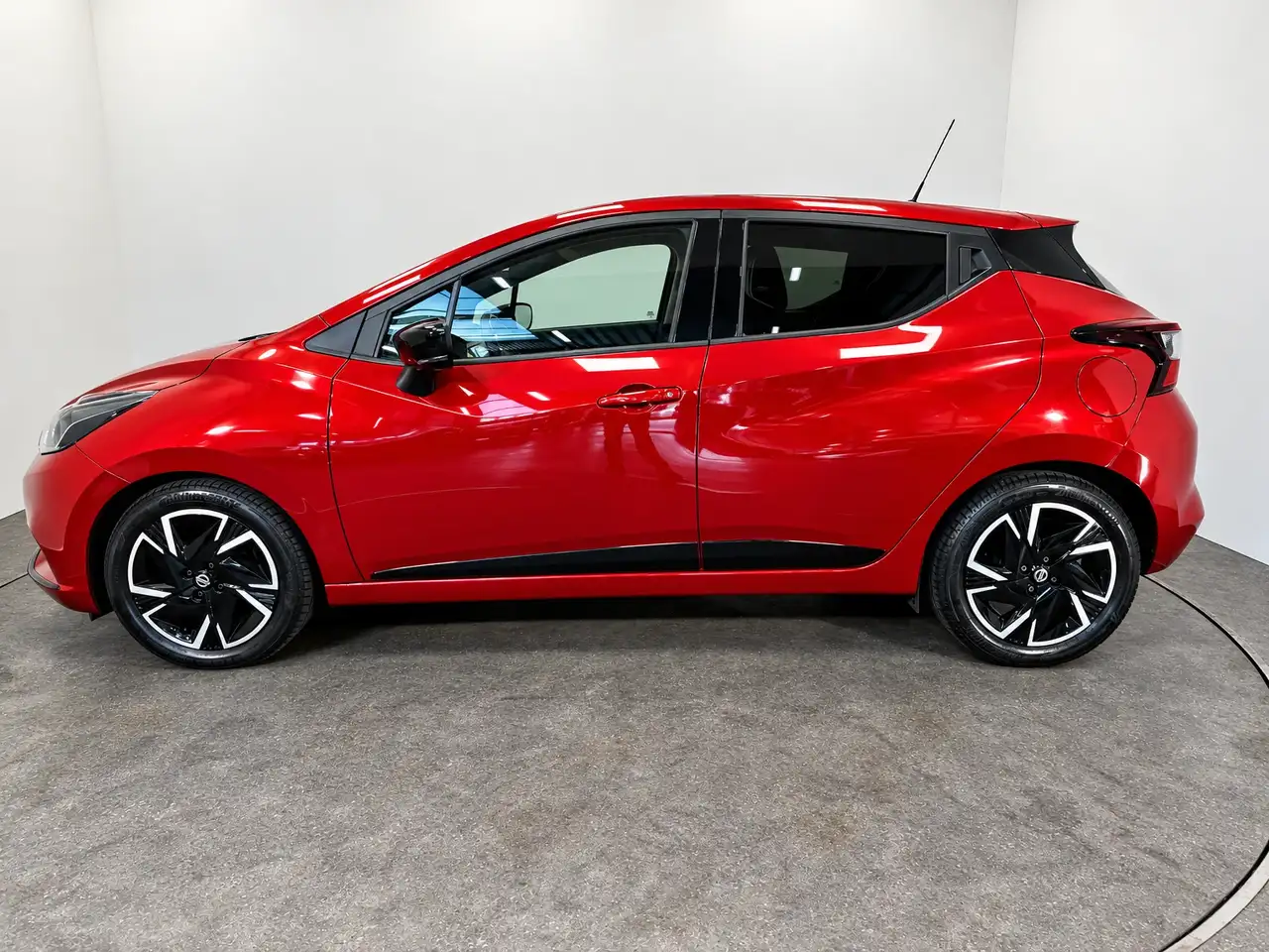 Nissan Micra - 2