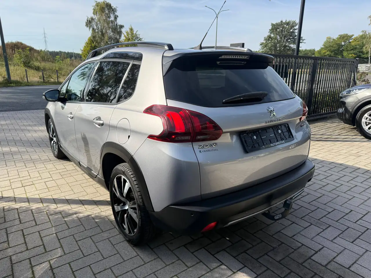 Peugeot 2008 - 6