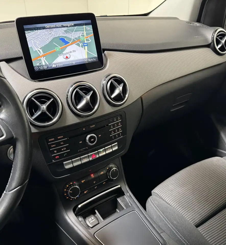 Mercedes-Benz B 180 - 12