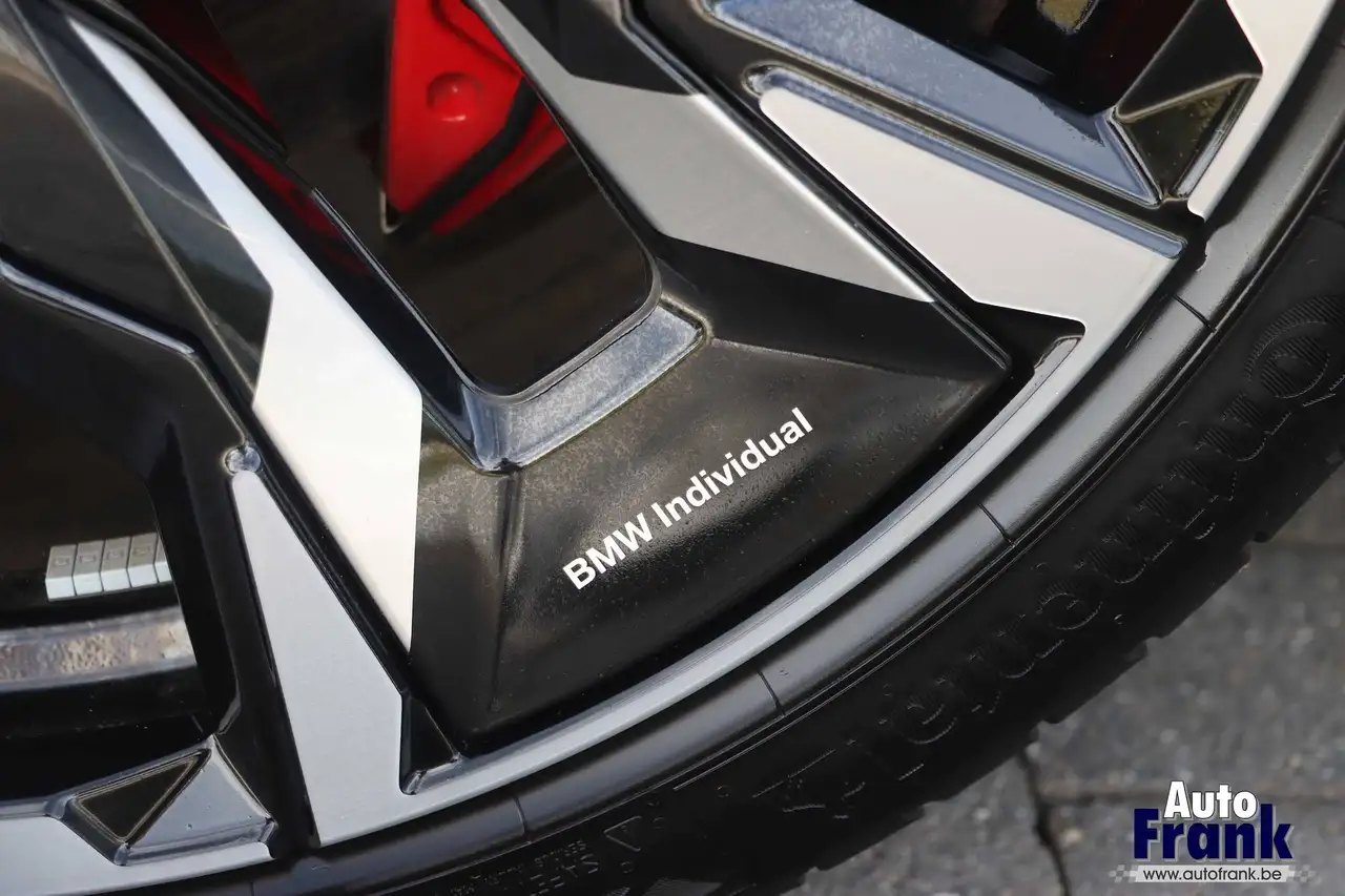BMW i5 - 5