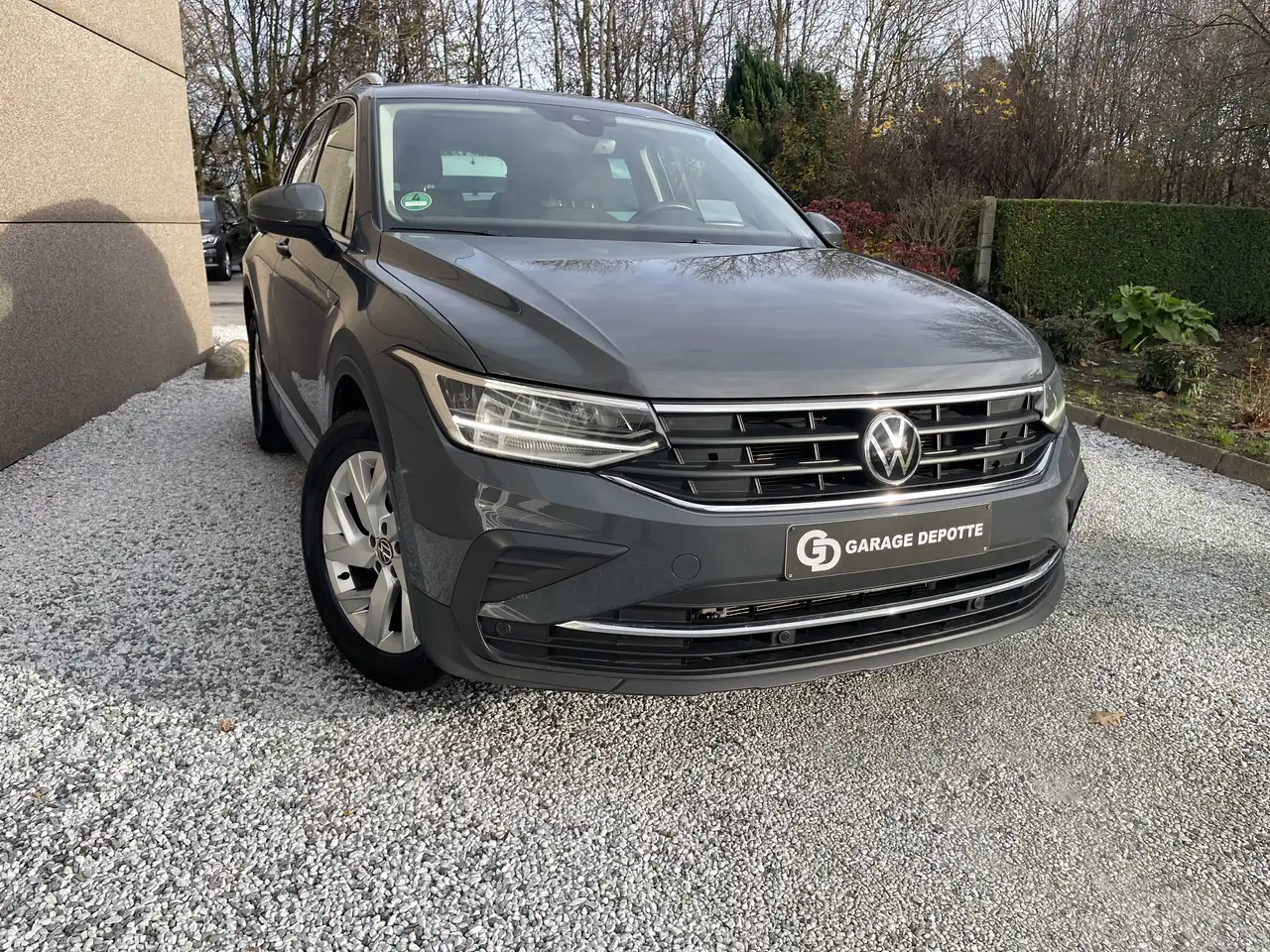 Volkswagen Tiguan - 9