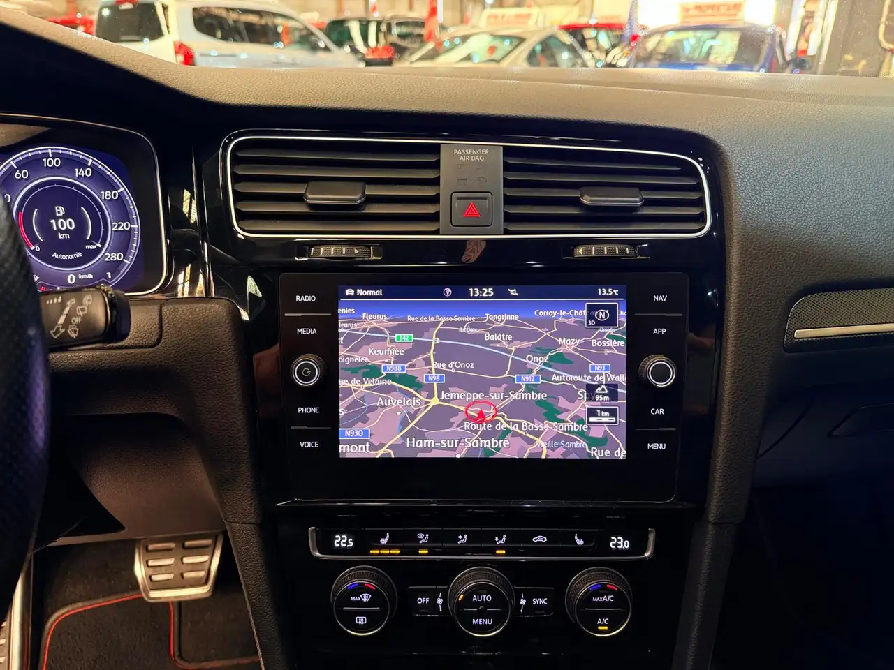 Volkswagen Golf - 24