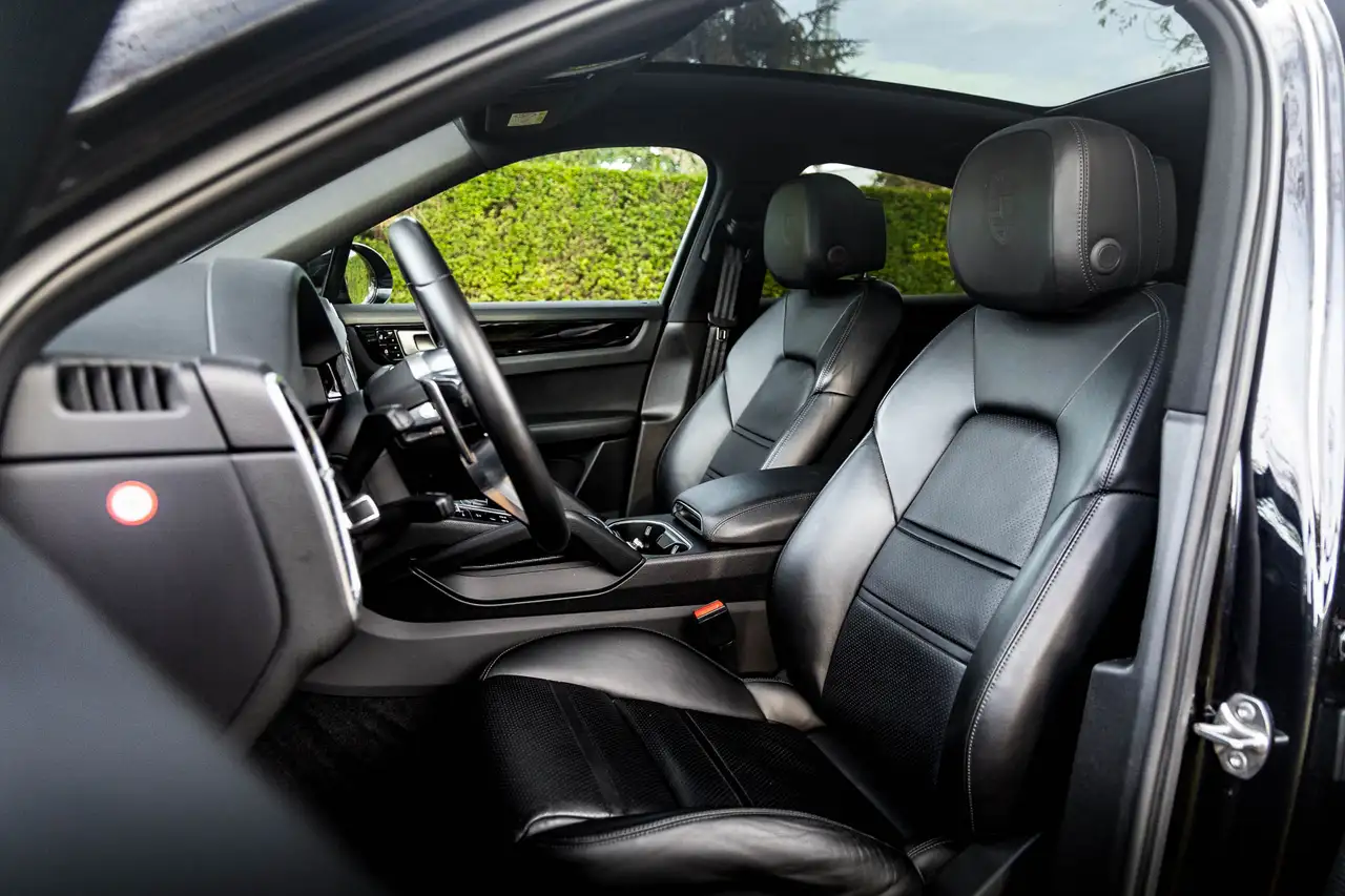 Porsche Cayenne - 6