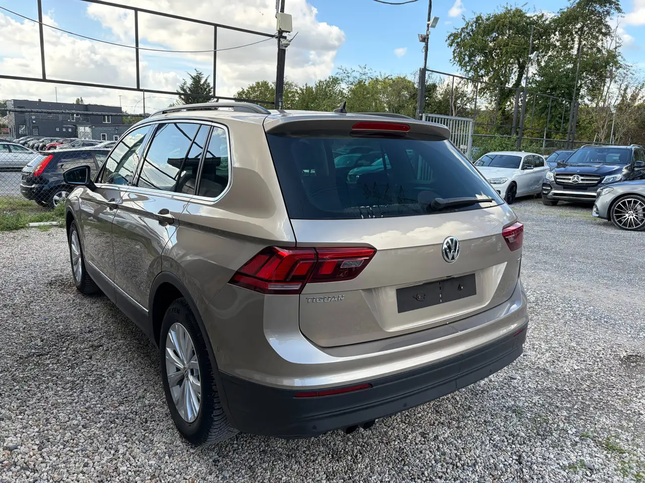 Volkswagen Tiguan - 5