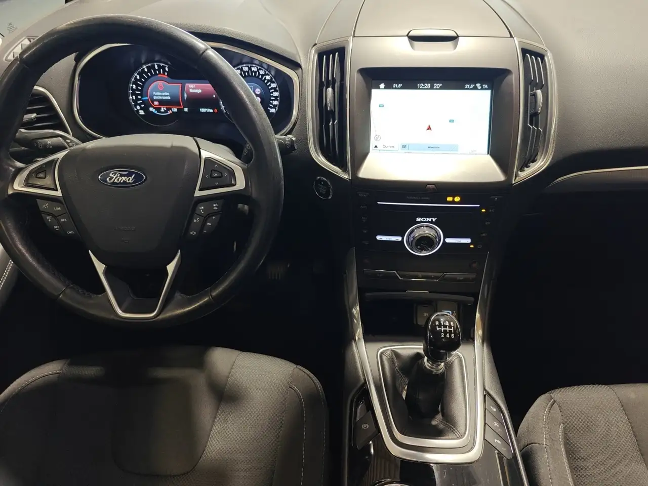 Ford S-Max - 12