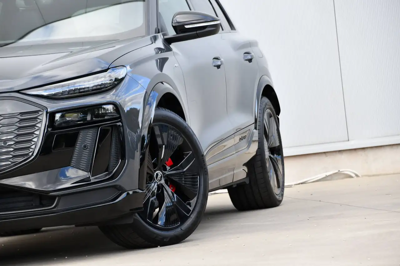 Audi Q6 e-tron - 12