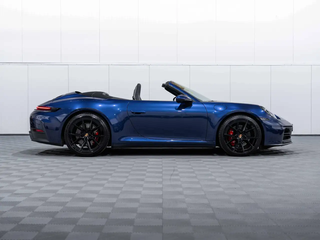 Porsche 992 - 8