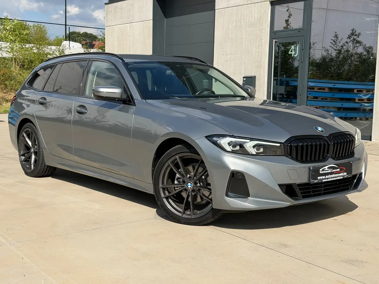 BMW 320