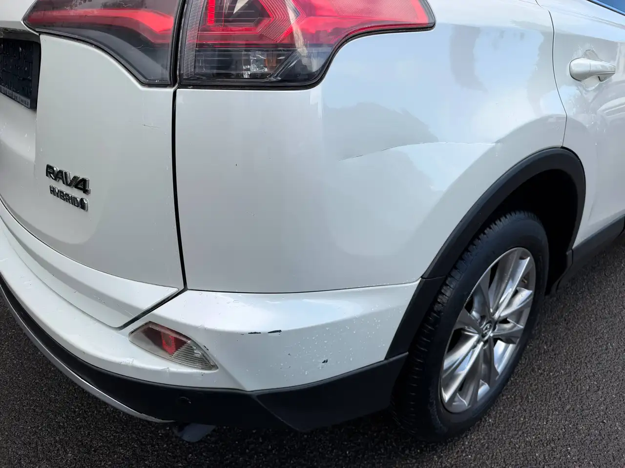 Toyota RAV4 - 8