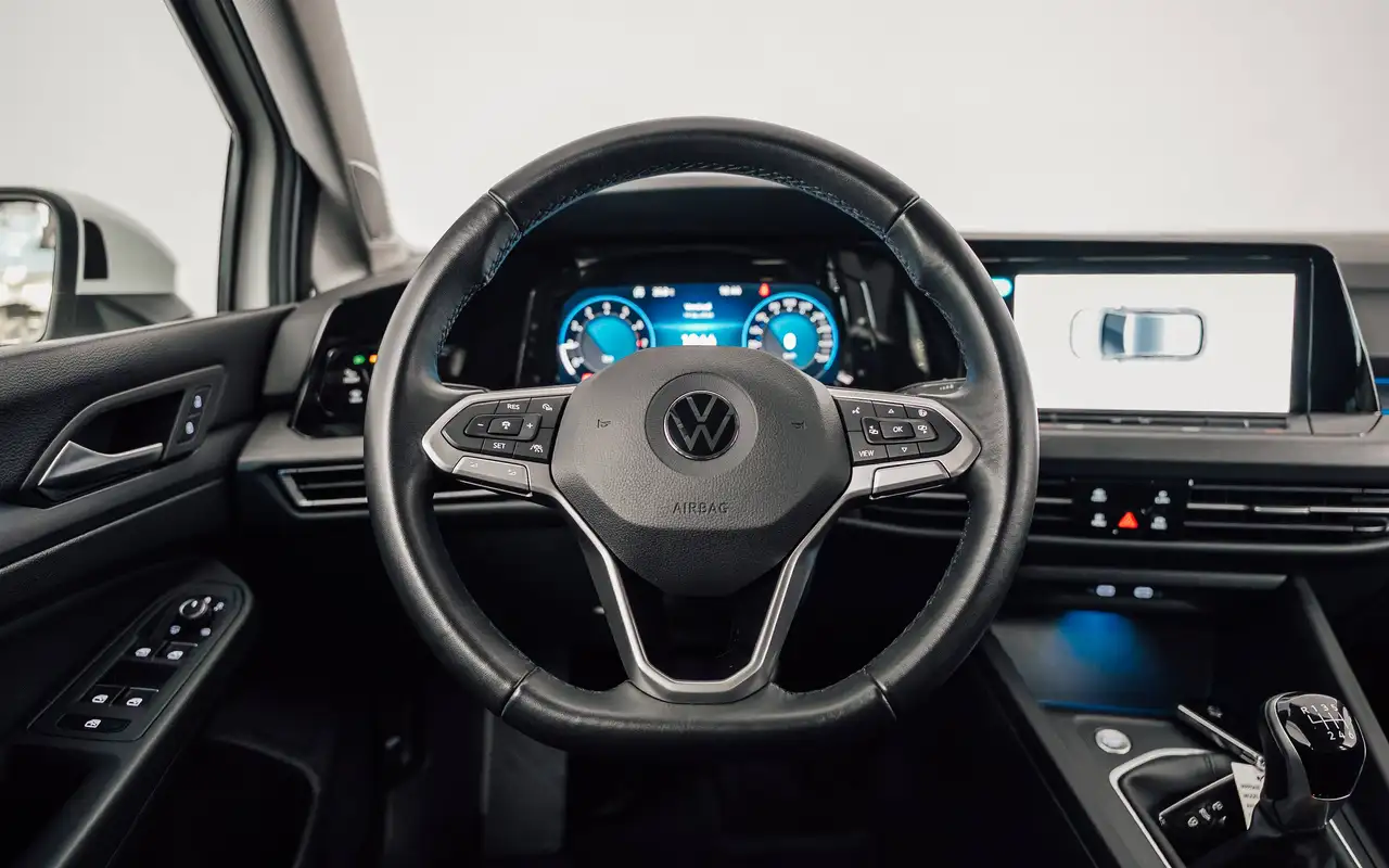 Volkswagen Golf - 12