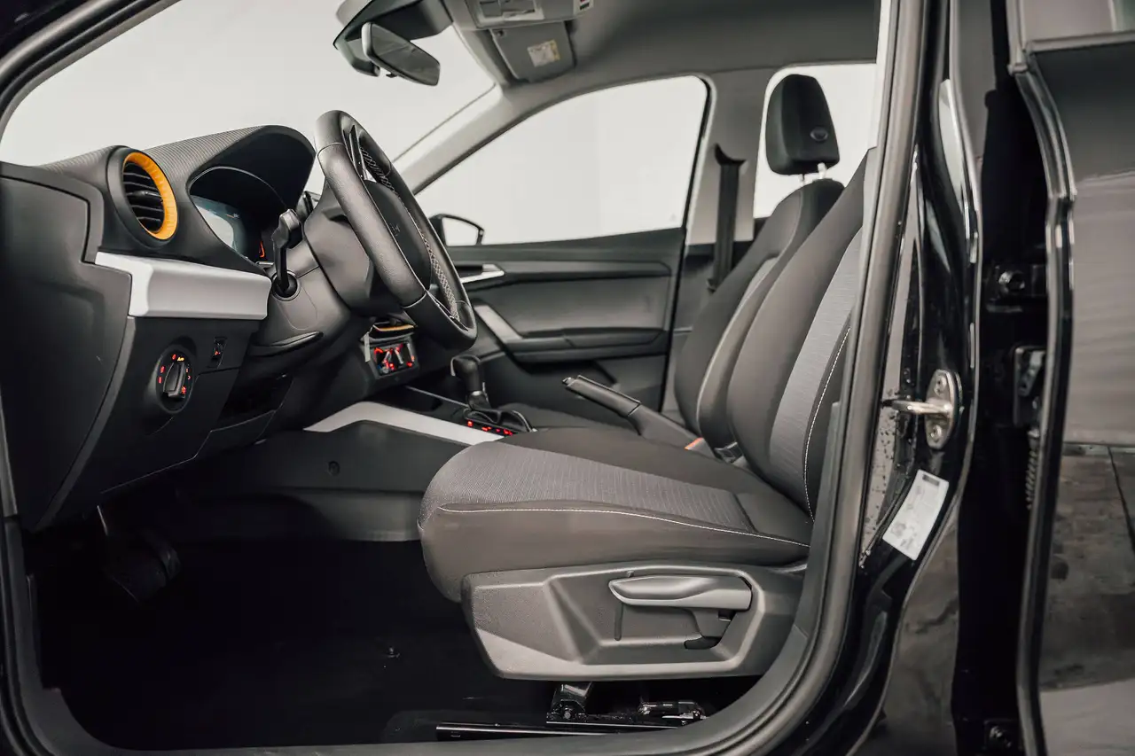 SEAT Arona - 12