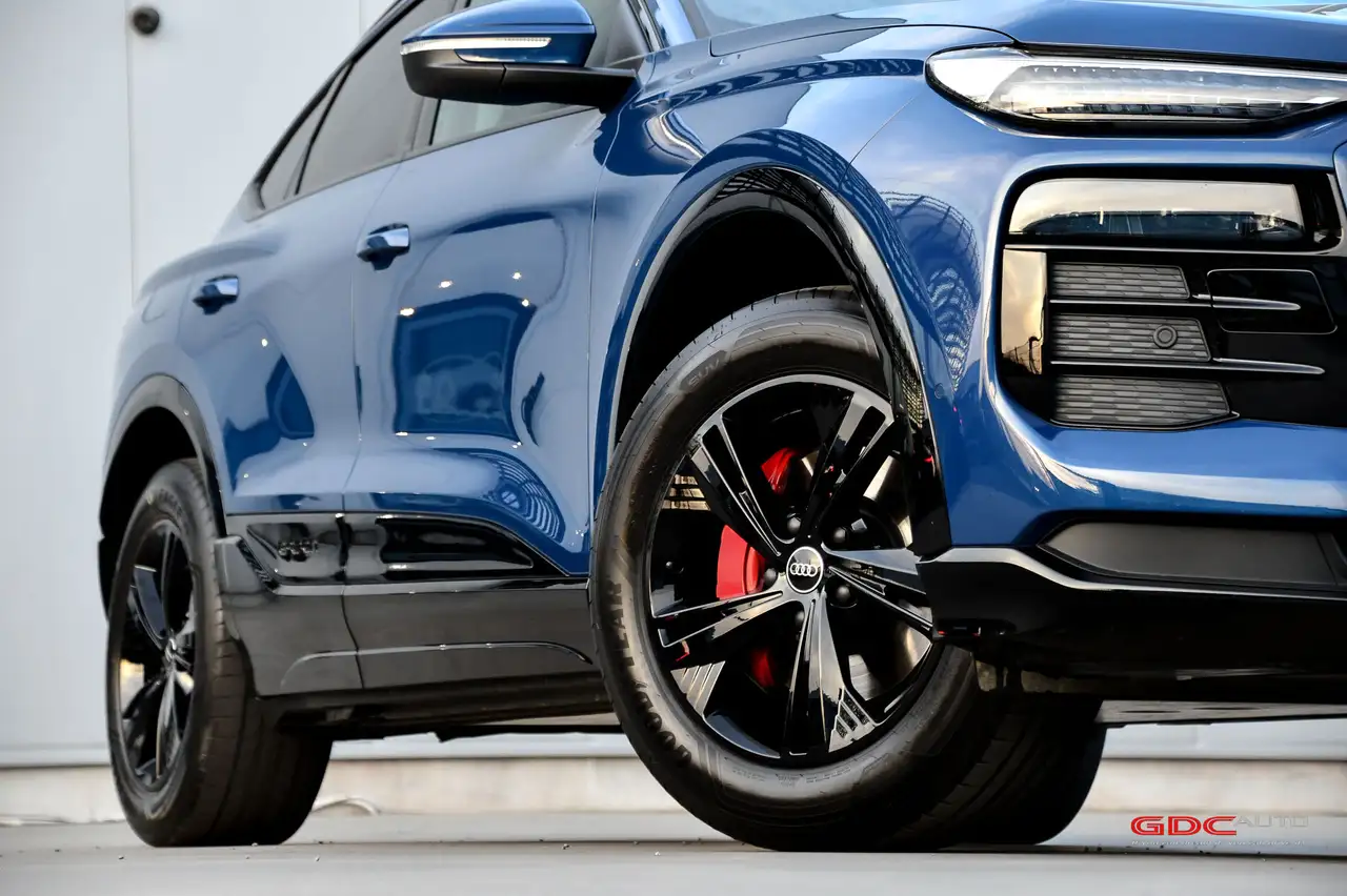 Audi Q6 e-tron - 8
