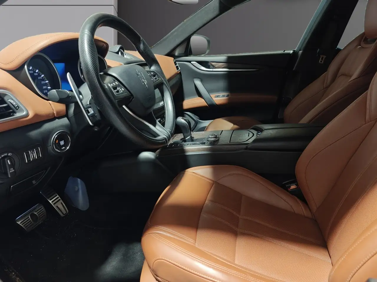 Maserati Ghibli - 8