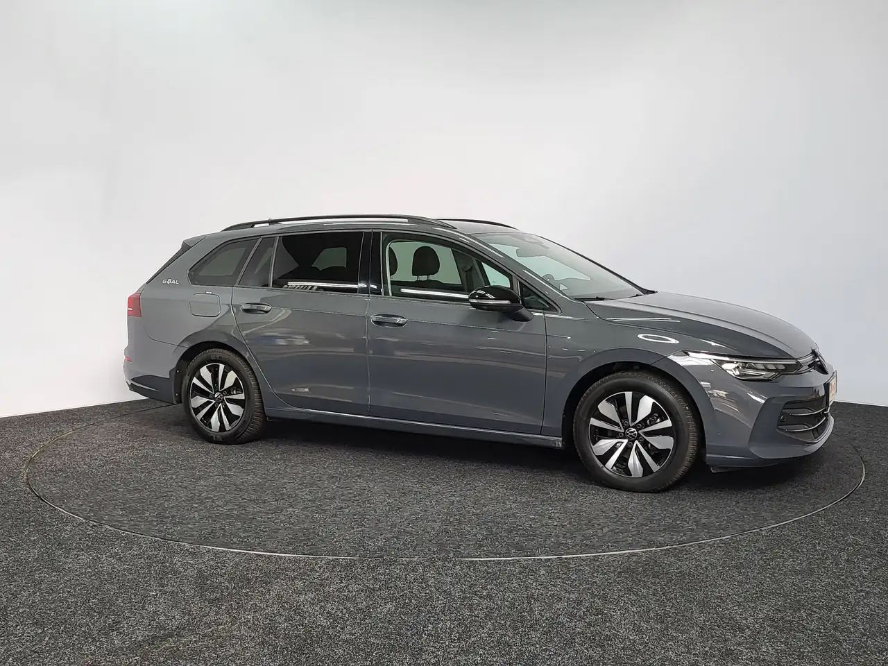 Volkswagen Golf Variant - 8