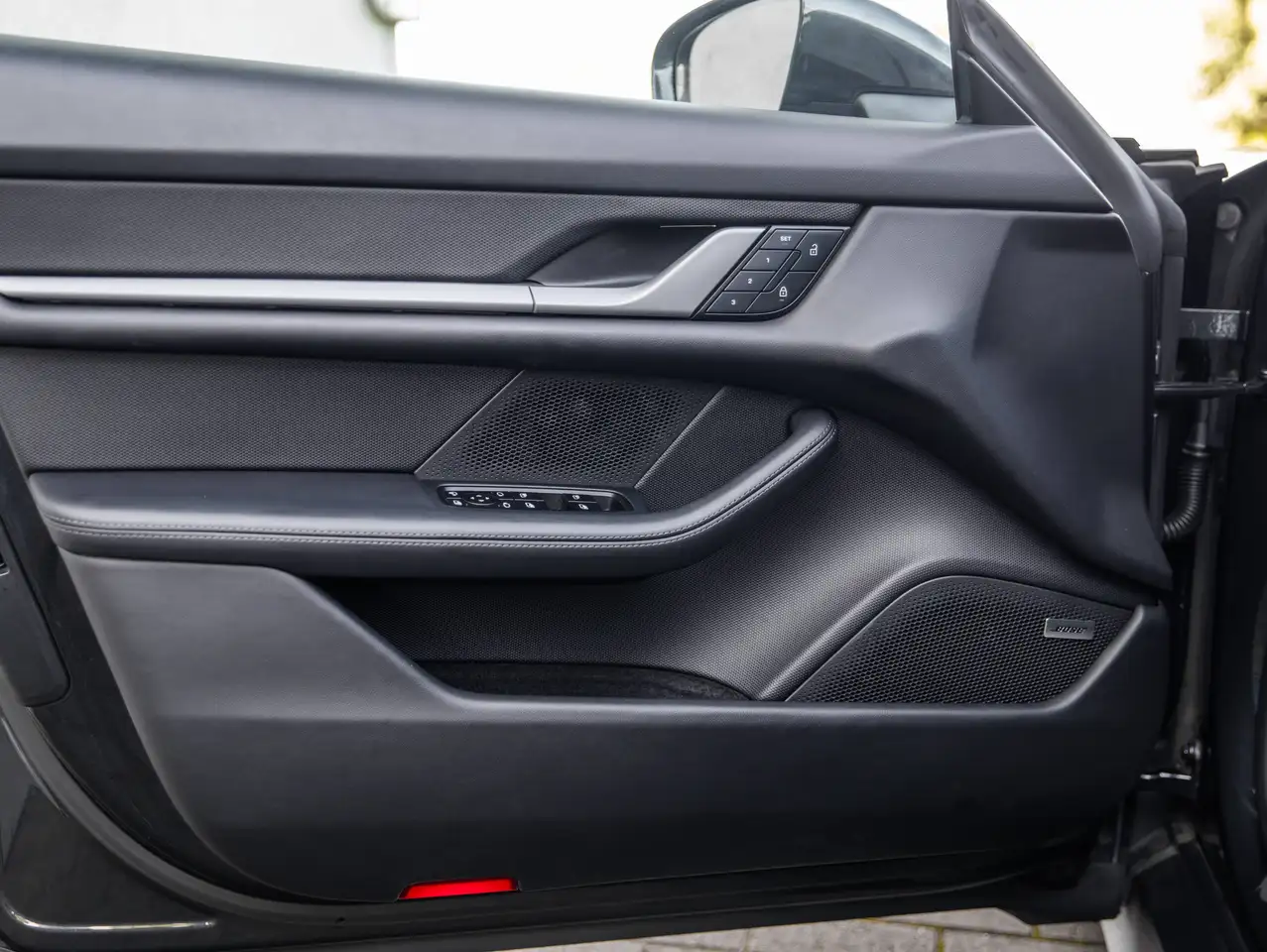 Porsche Taycan - 6