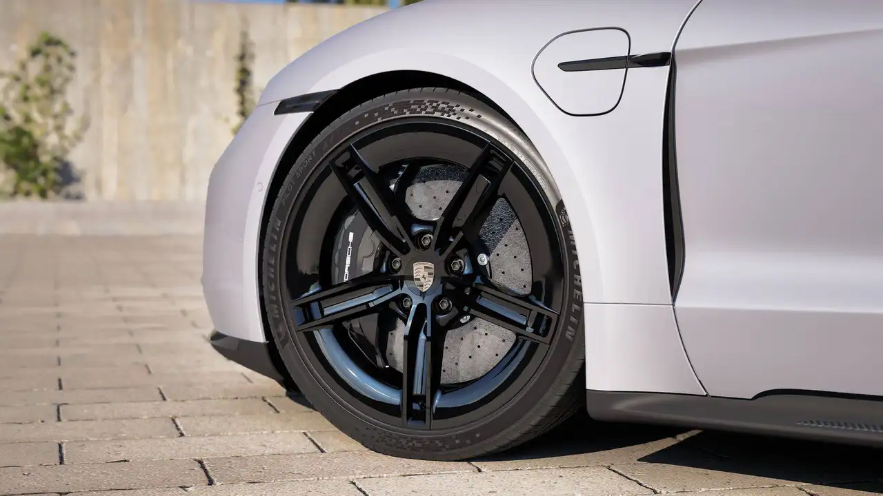 Porsche Taycan - 2