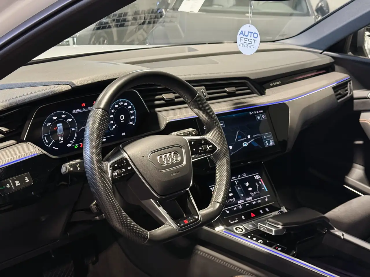 Audi e-tron - 11