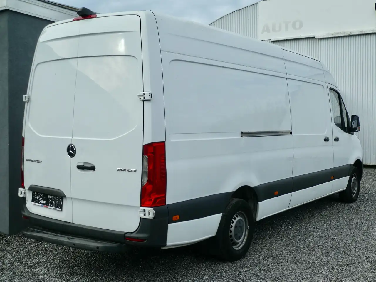 Mercedes-Benz Sprinter - 4