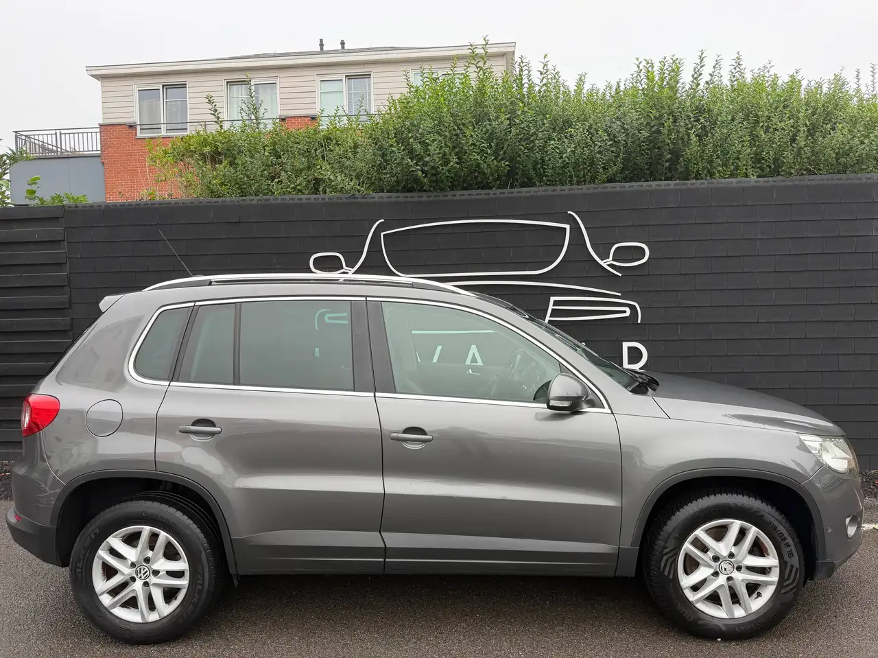 Volkswagen Tiguan - 8