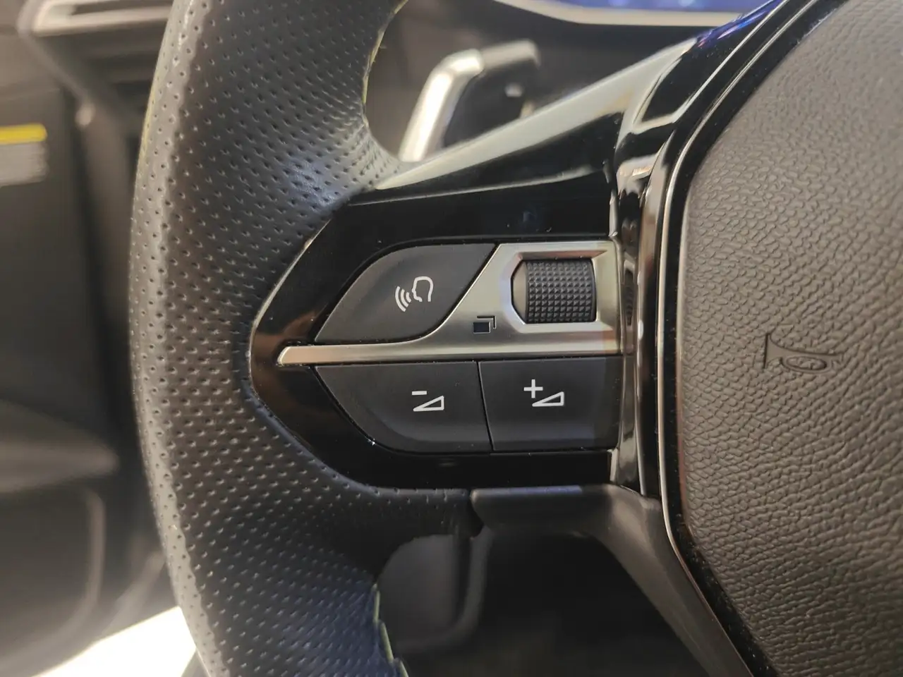 Peugeot 208 - 10