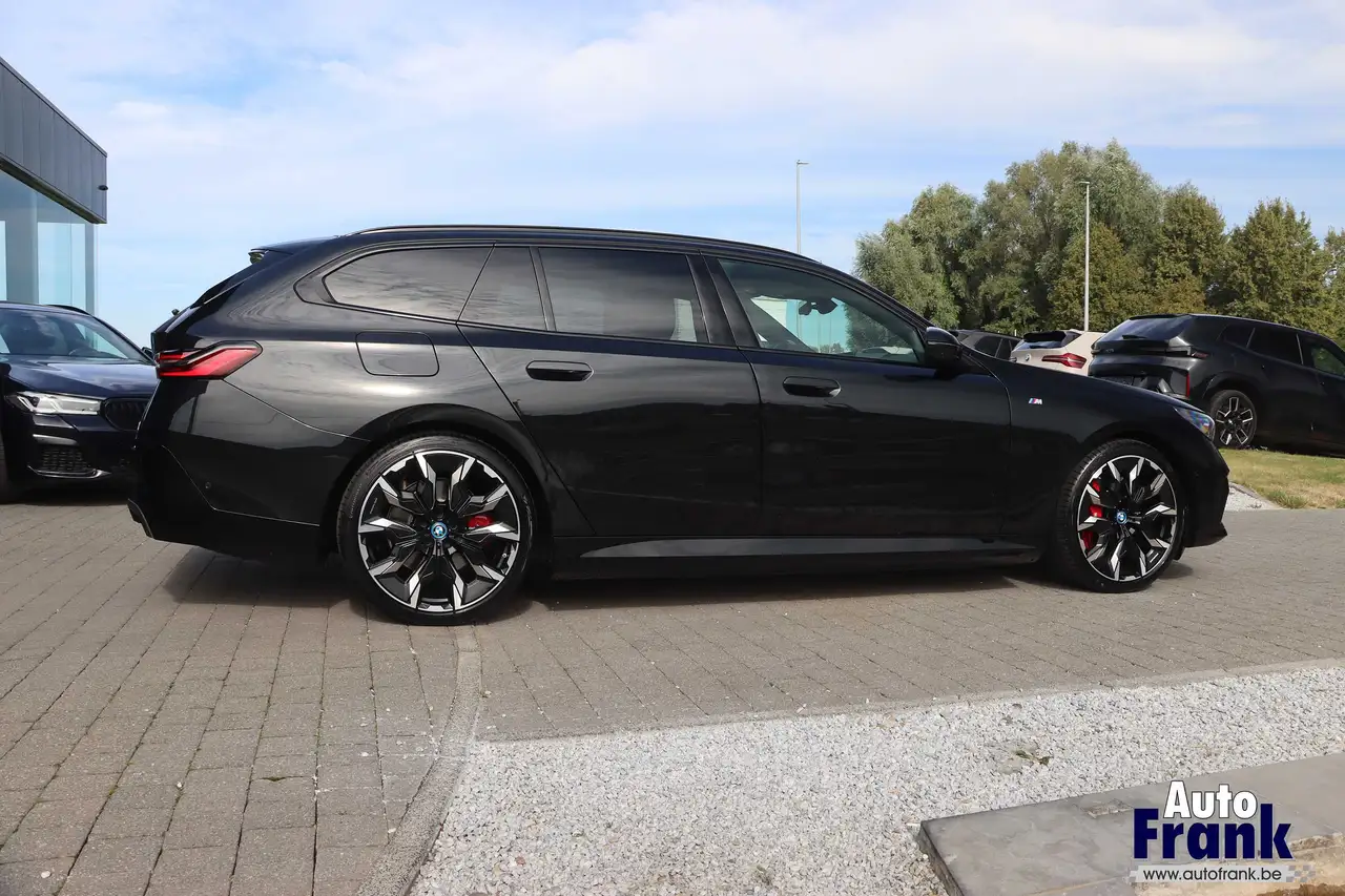 BMW i5 - 9