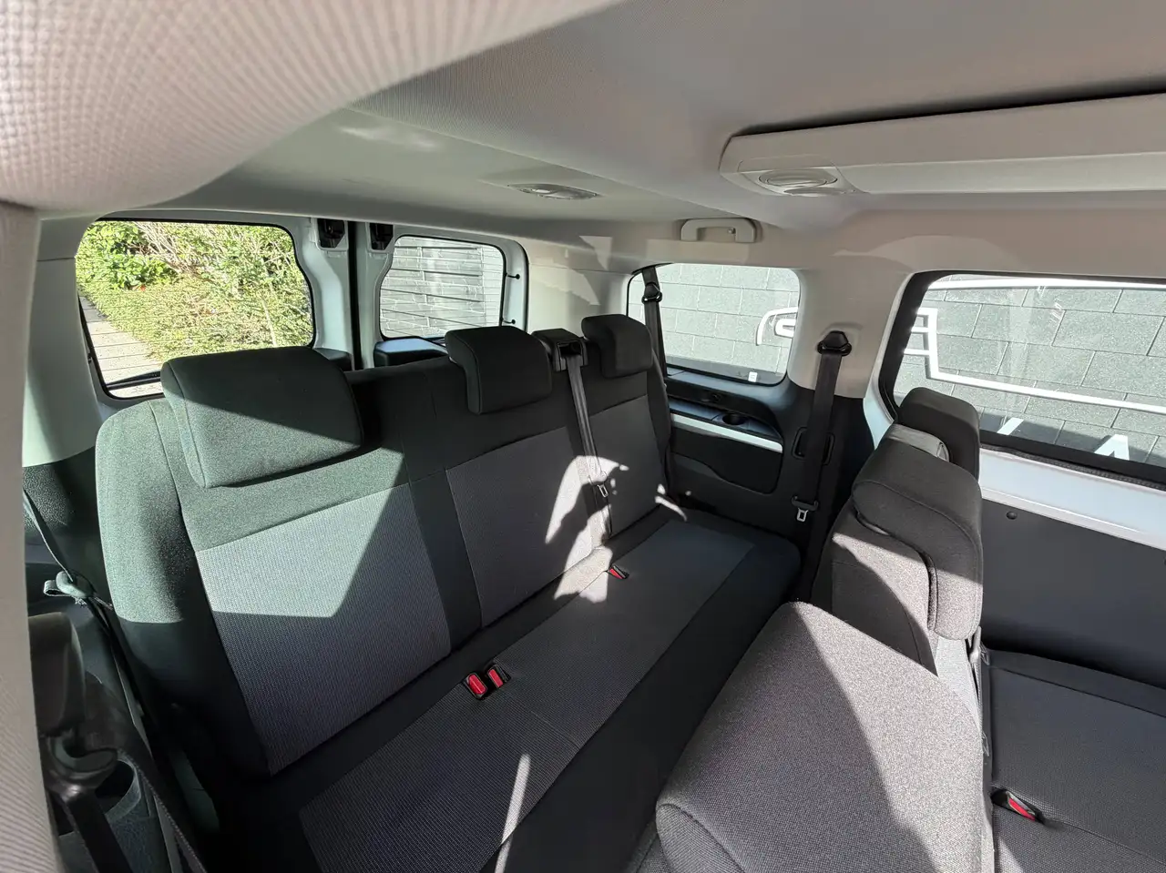 Peugeot Traveller - 12