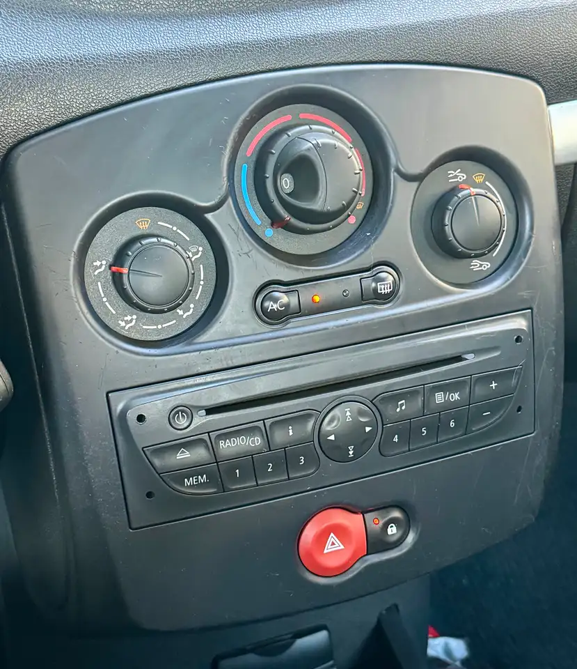 Renault Clio - 9