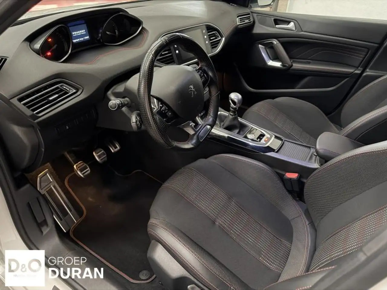 Peugeot 308 - 8