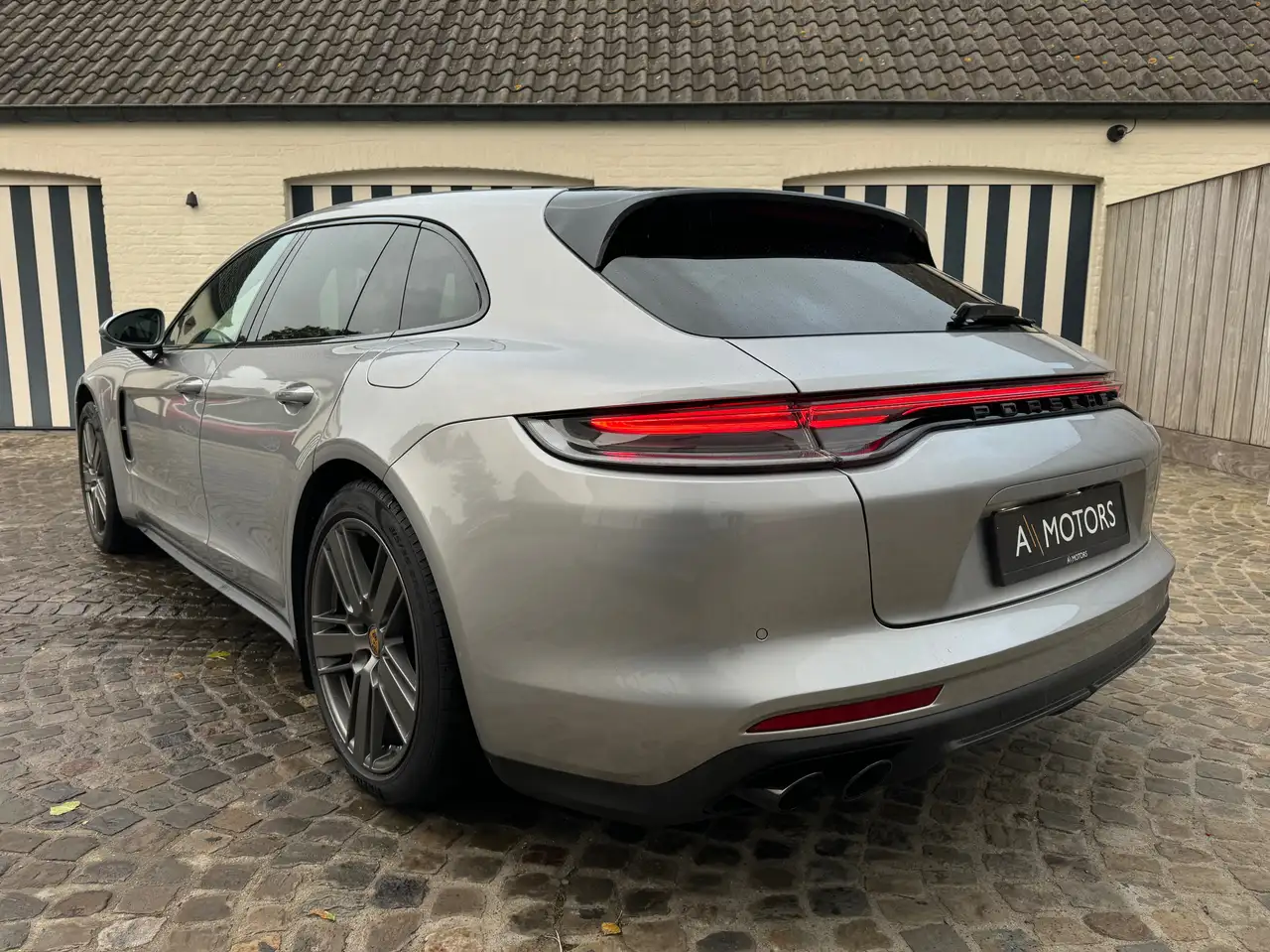 Porsche Panamera - 4
