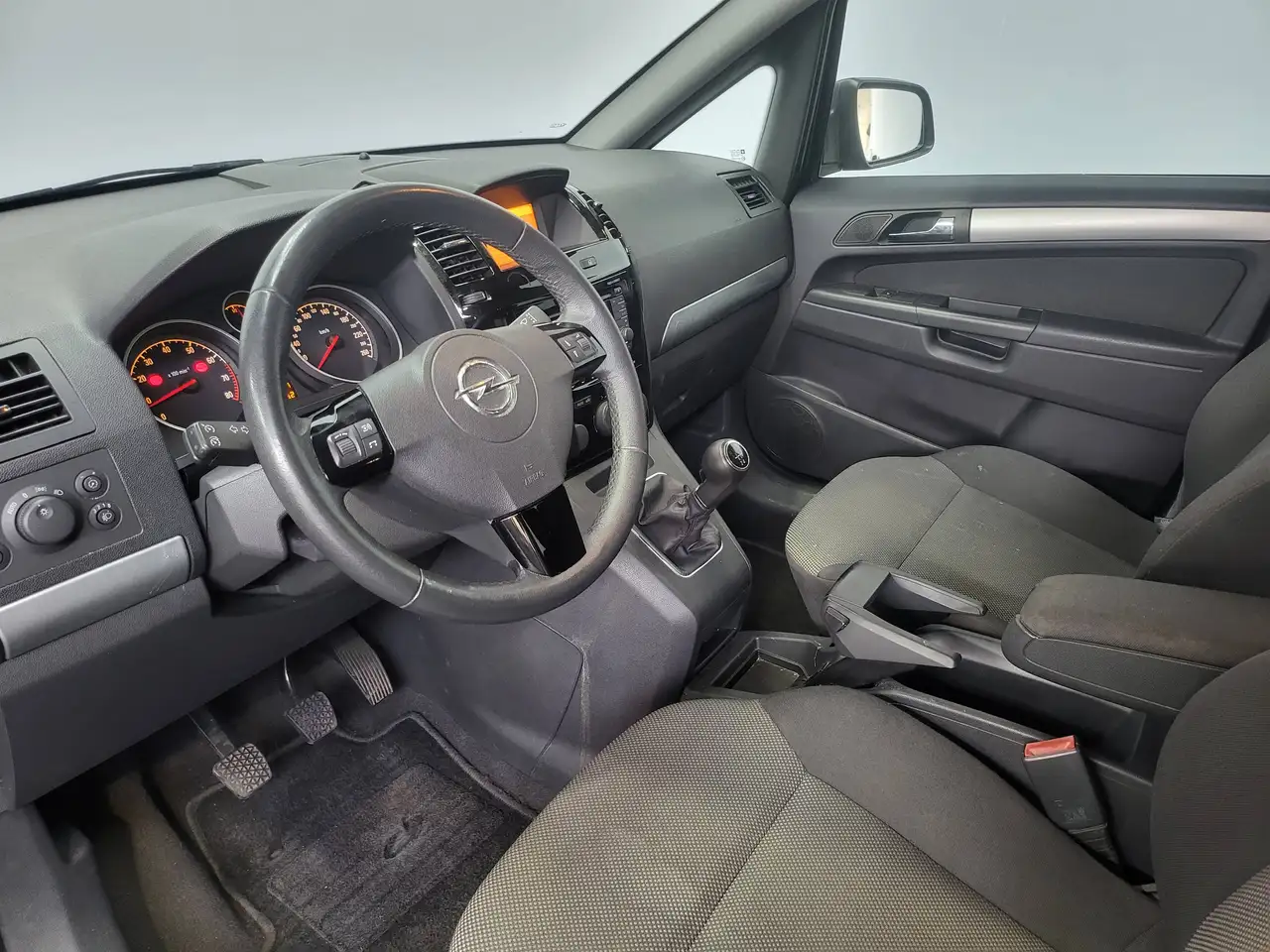 Opel Zafira - 9