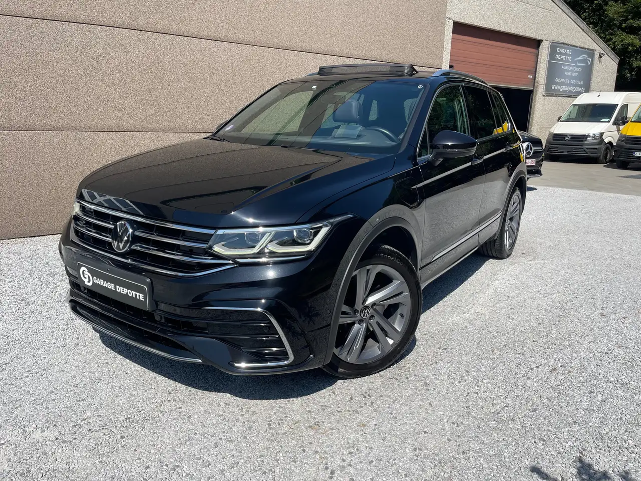 Volkswagen Tiguan - 2
