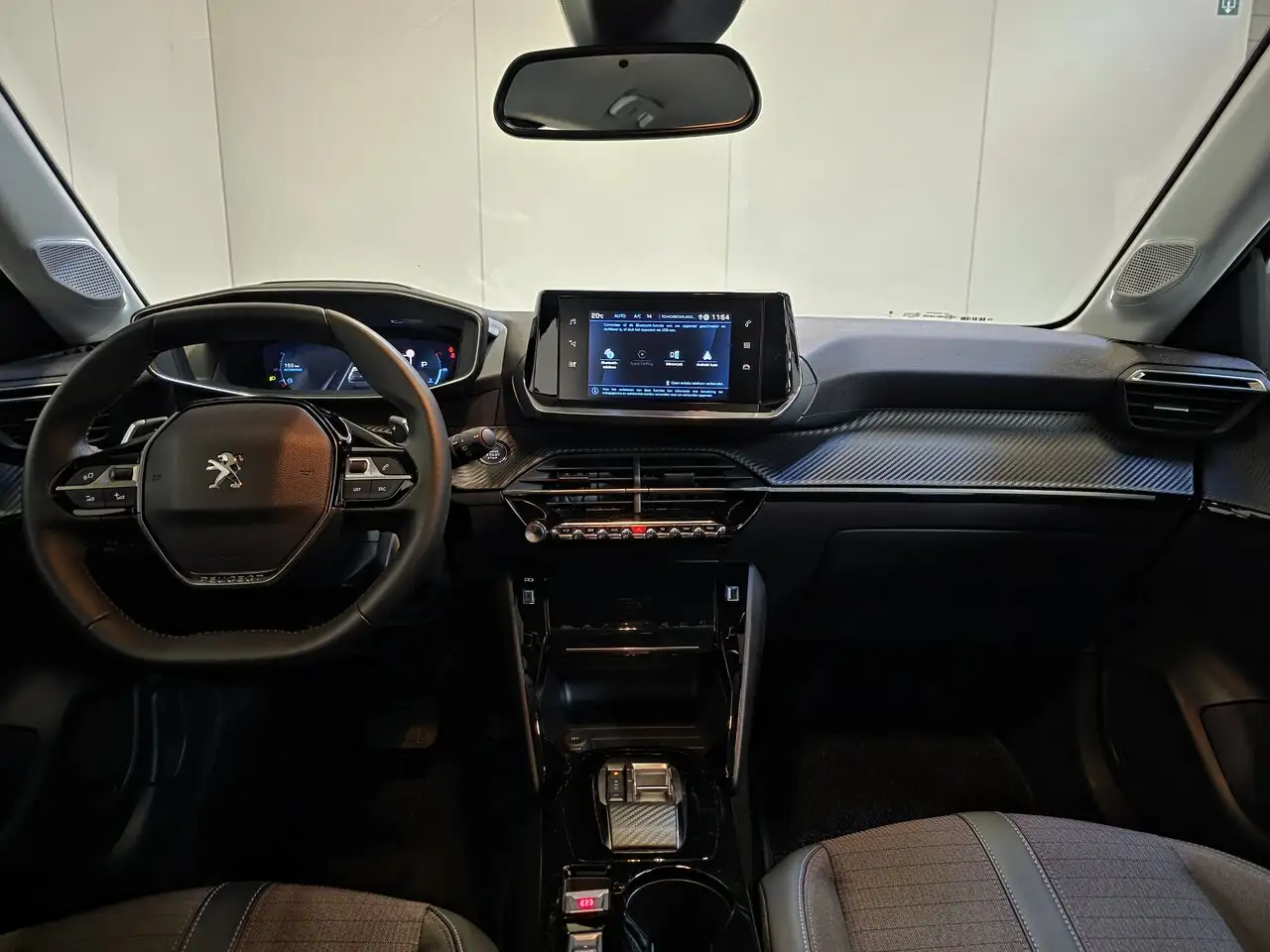 Peugeot 208 - 11