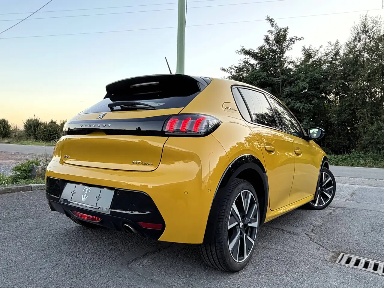 Peugeot 208 - 11