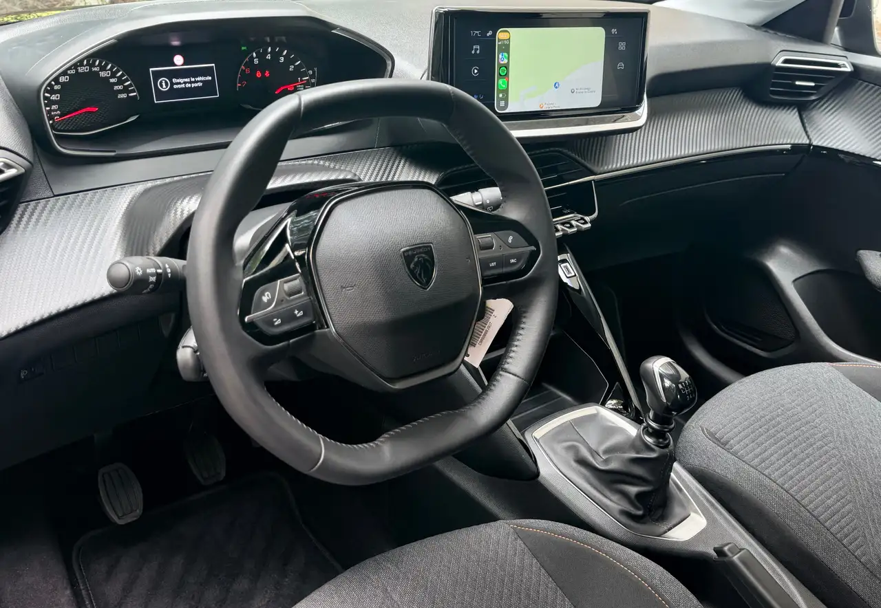 Peugeot 208 - 10