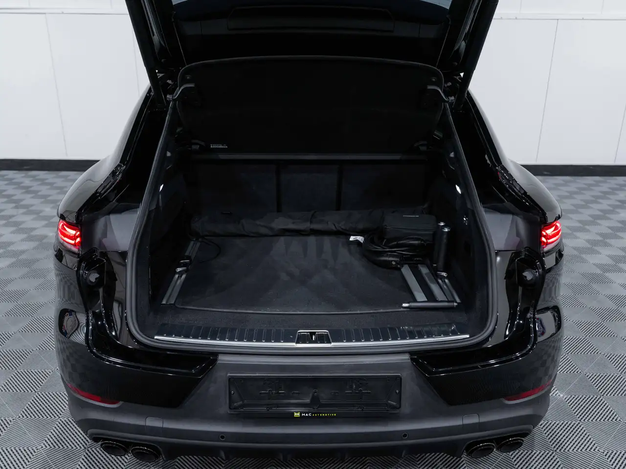 Porsche Cayenne - 12