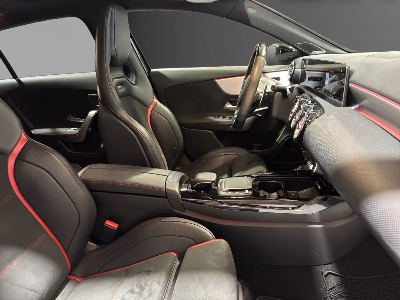 Mercedes-Benz A 45 AMG - 8