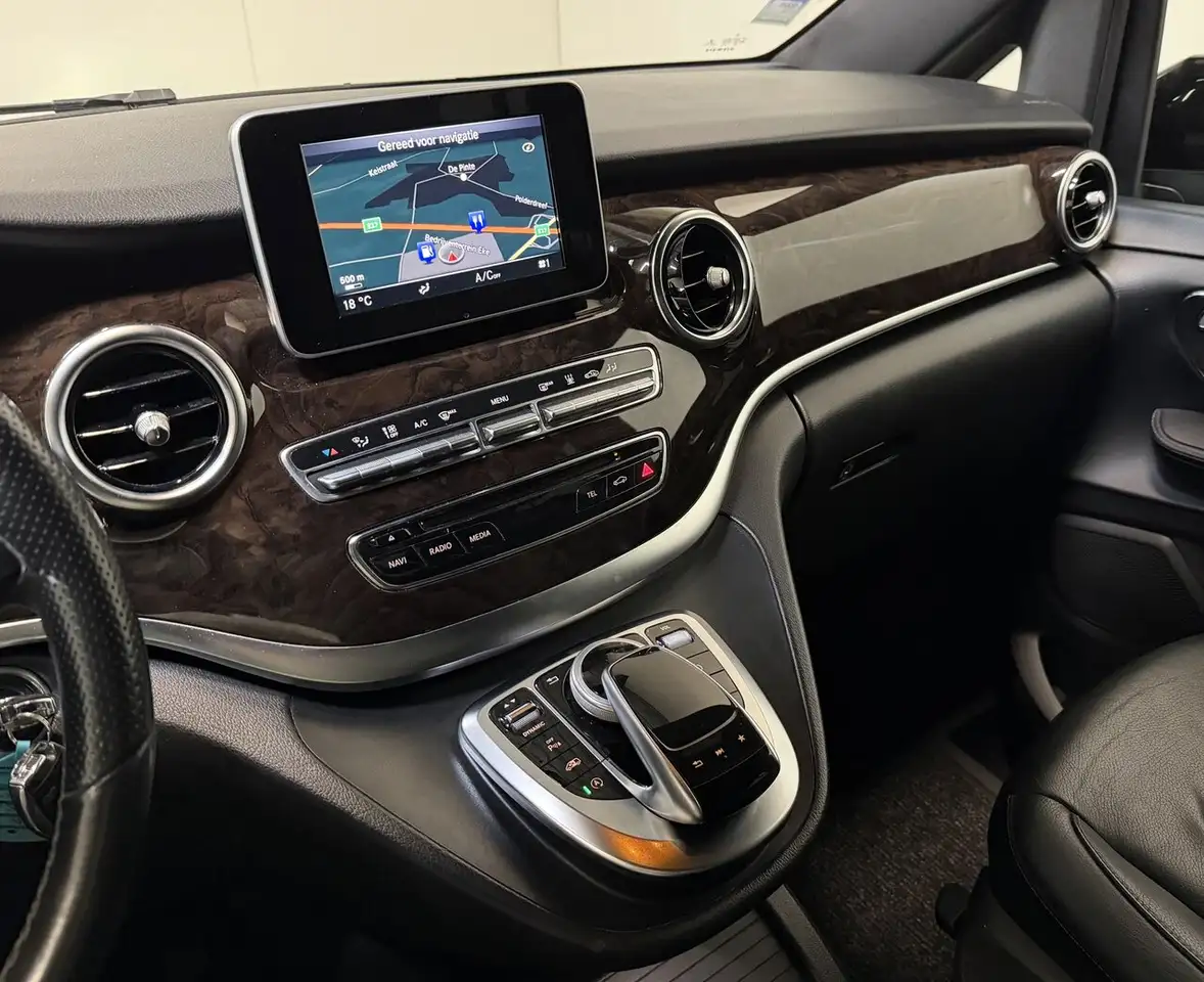 Mercedes-Benz V 250 - 12