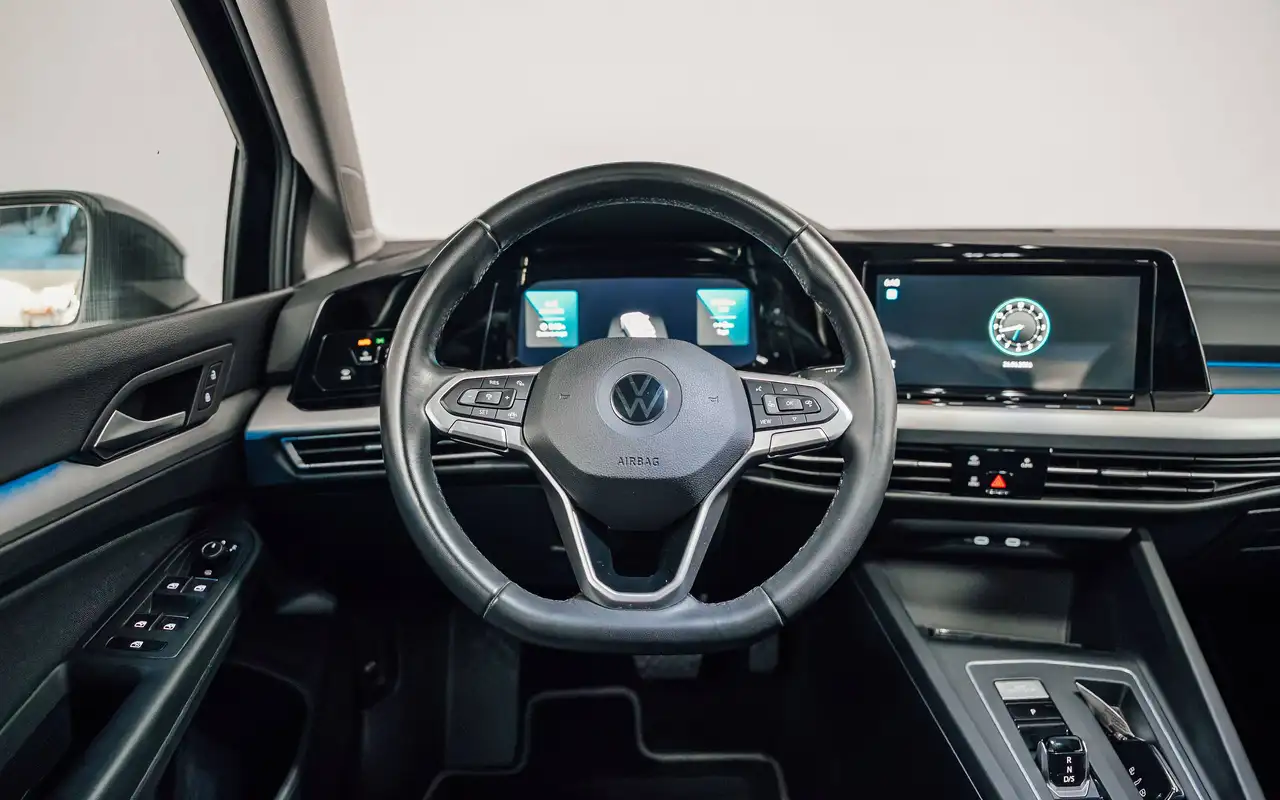 Volkswagen Golf - 12