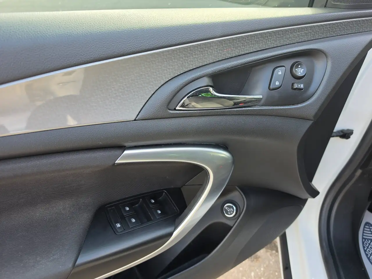 Opel Insignia - 8