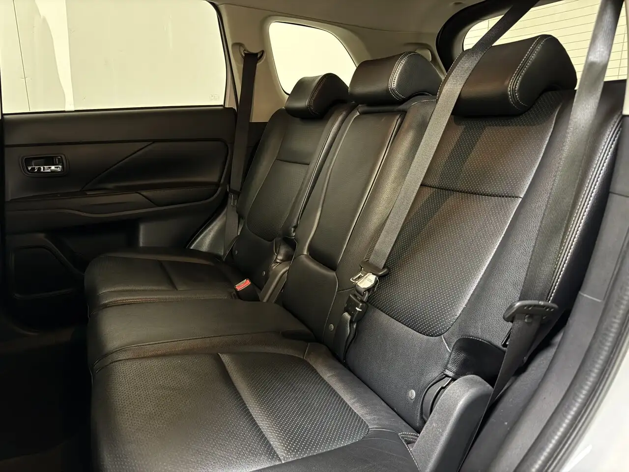 Mitsubishi Outlander - 10