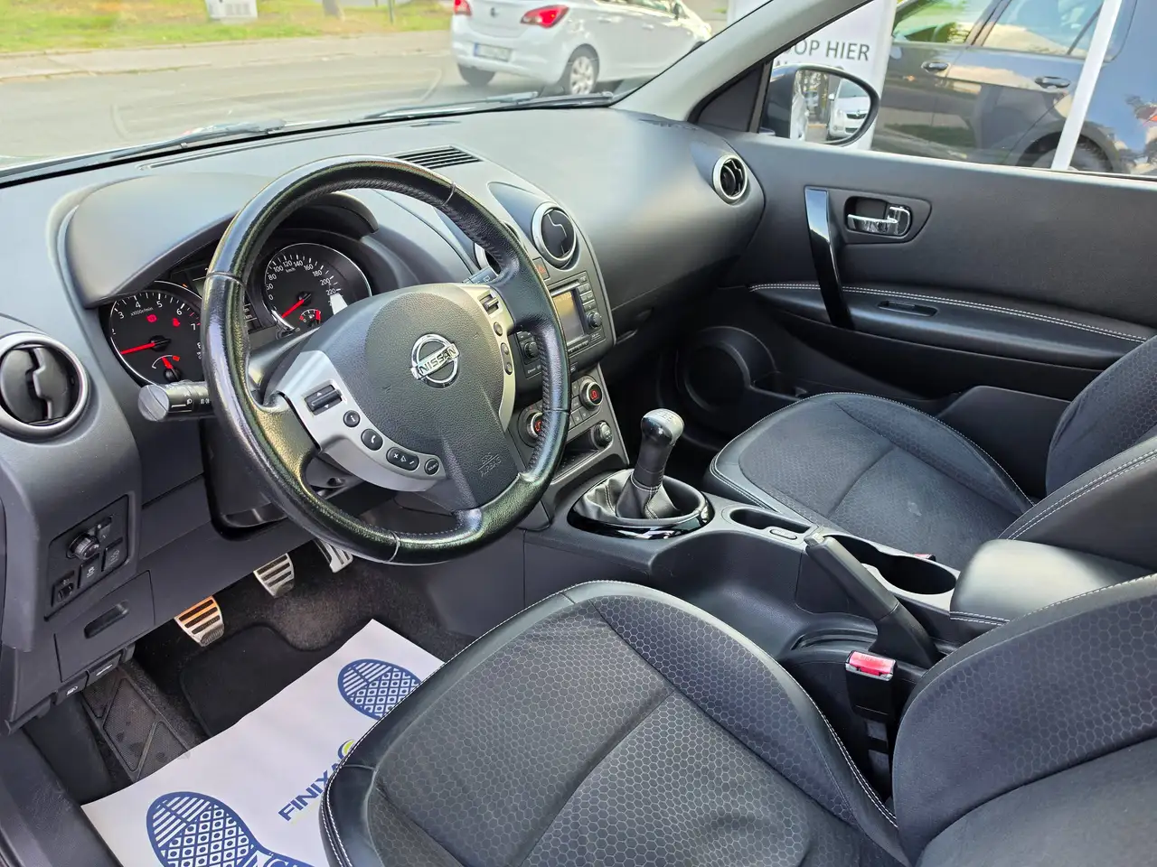 Nissan Qashqai+2 - 10