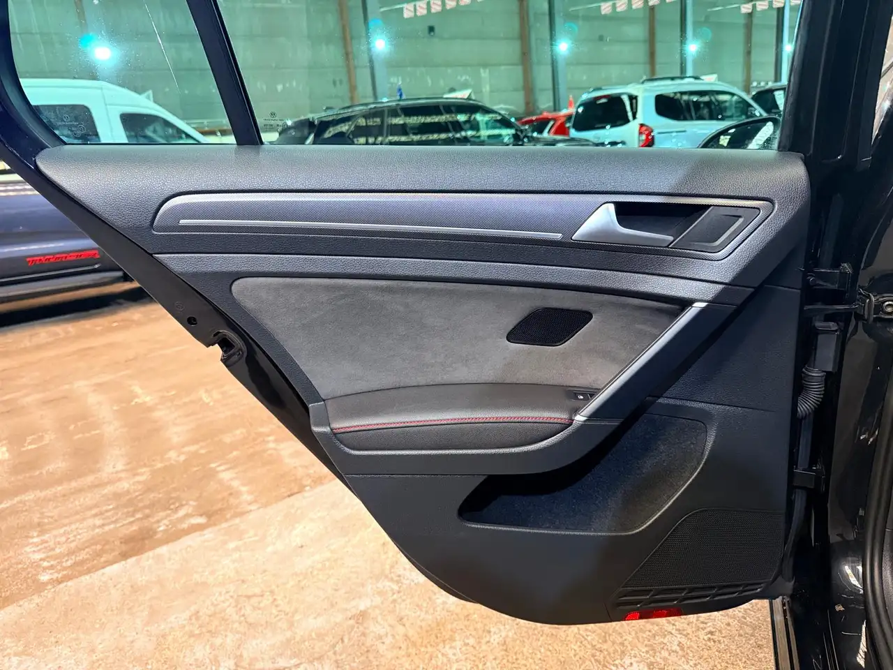 Volkswagen Golf - 18