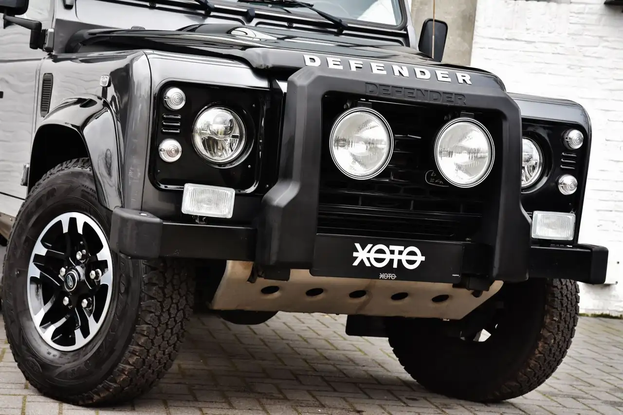 Land Rover Defender - 10