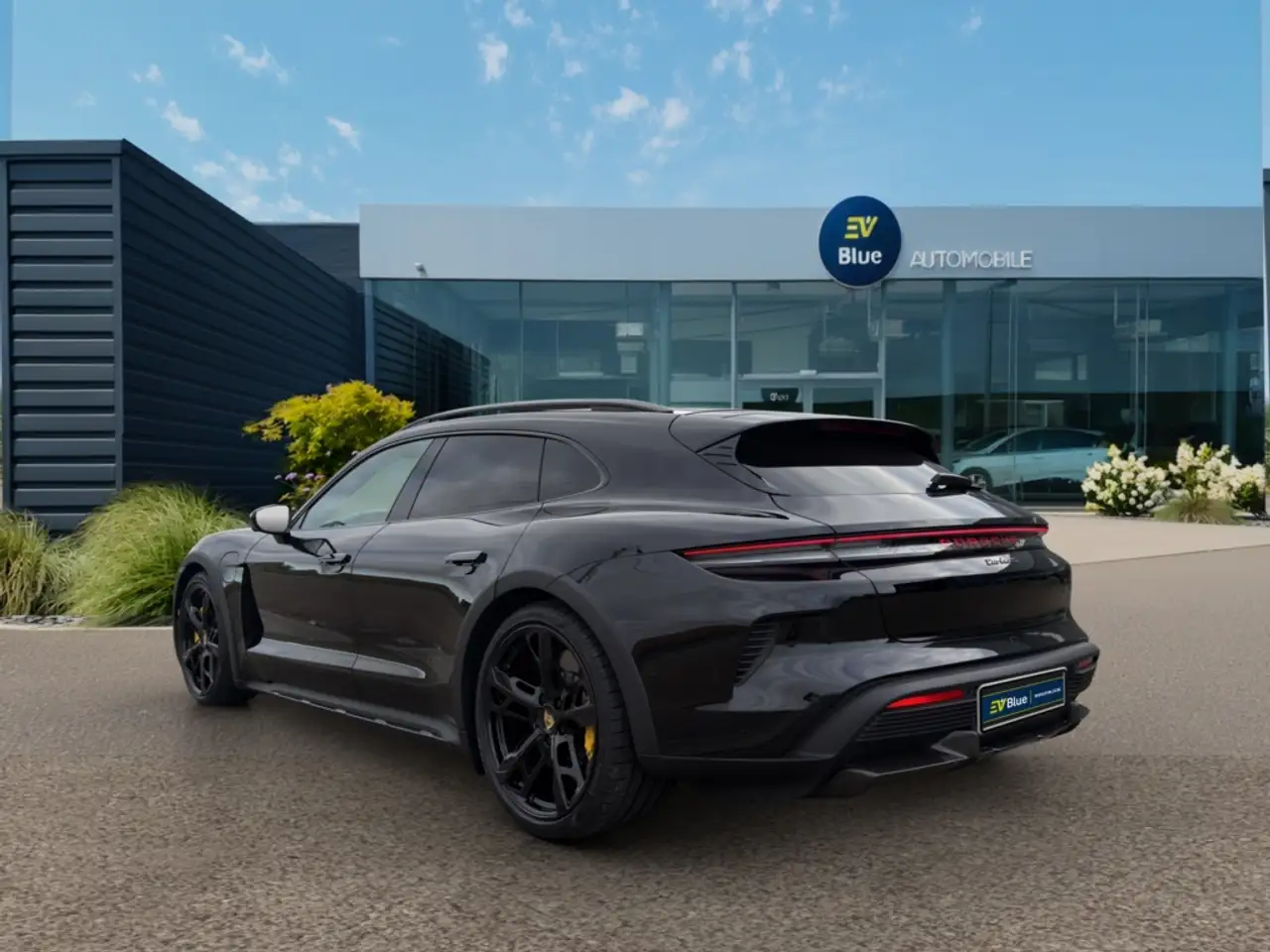 Porsche Taycan - 4