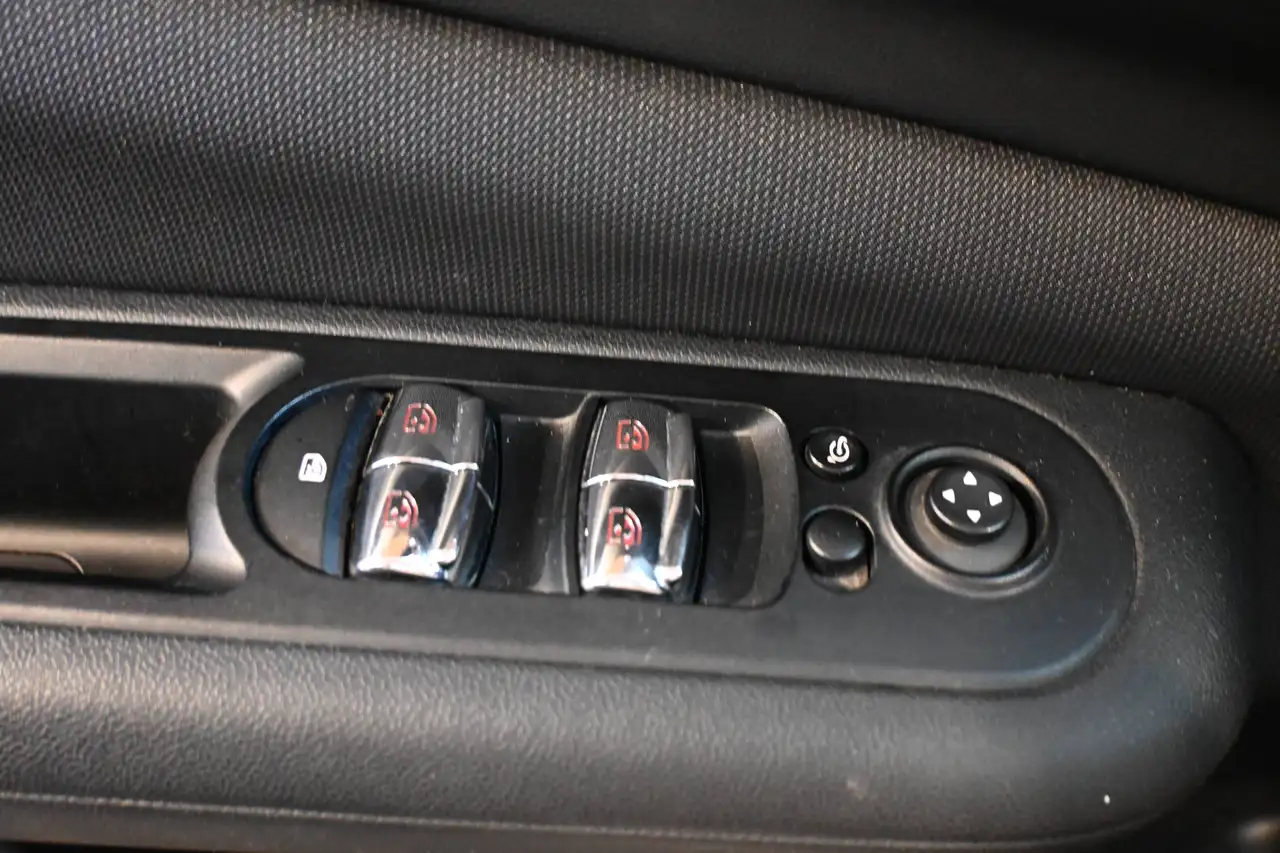 MINI Cooper Clubman - 11