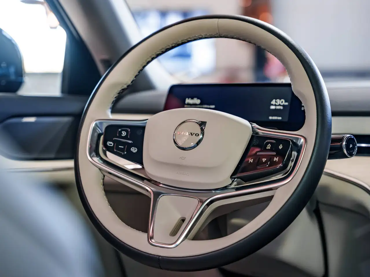 Volvo EX90 - 9