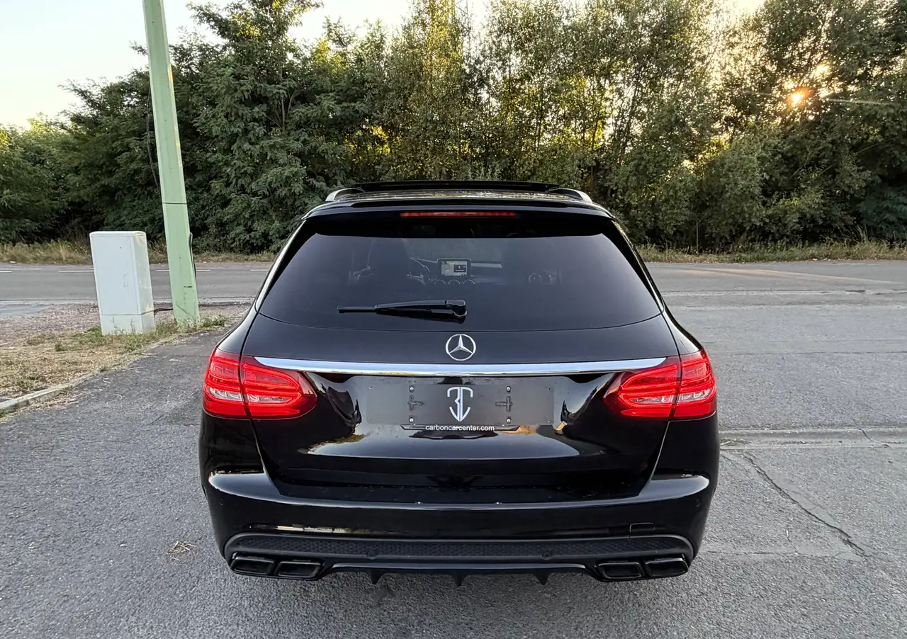 Mercedes-Benz C 63 AMG - 12