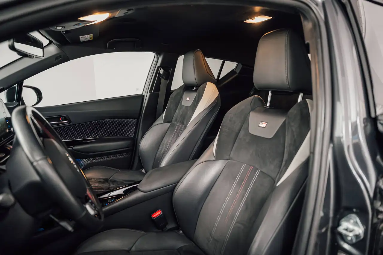 Toyota C-HR - 12