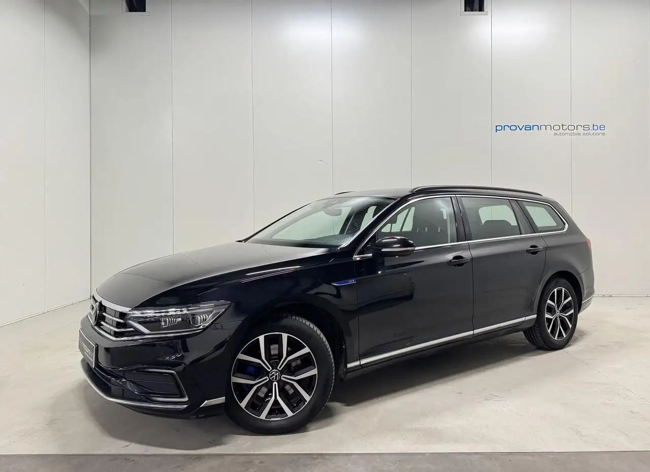 Volkswagen Passat - 4